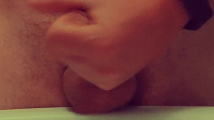 My little secret: Masturbándose en el fregadero