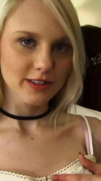 Lily călărește și își linge tatăl vitreg în 69