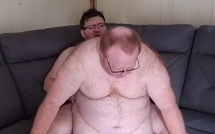 Daddysmudge: Jongen neukt papa in Summerhouse