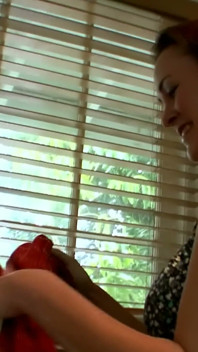 Si sditalina duramente fino a quando non urla - orgasmo lesbico bagnato