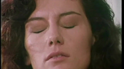 Inthe MILF room: Psikolog Sekreter Masanın Üzerinde Koyunlar