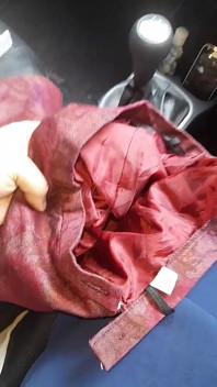 Formaler rock, innenfutter füllt sich mit sperma