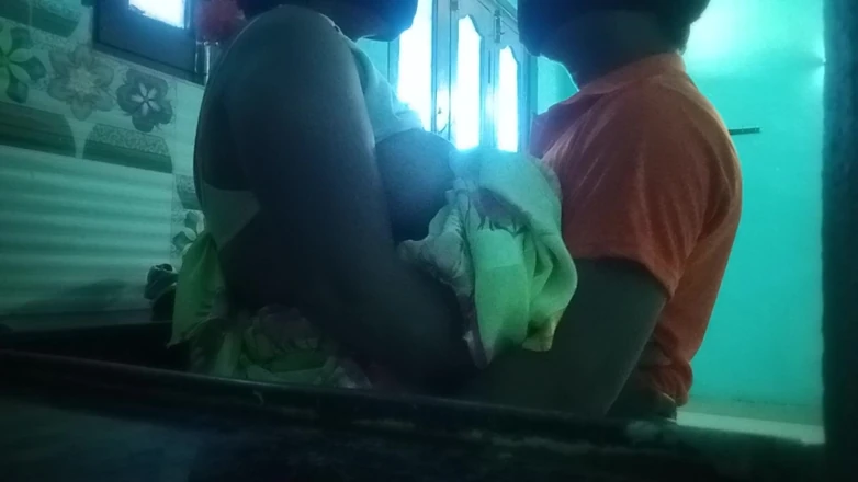 A Village Chitting Wife Fucking with a College Student in Forest
