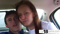 My 18 Teens: Holky hardcore šukají venku - skupinový sex