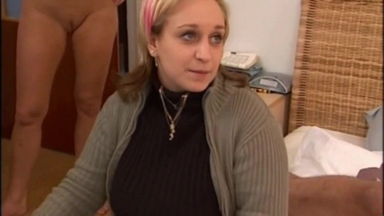 Purzel Official: 80% Das Mulheres Alemãs Têm Seios Grandes