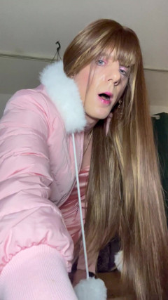 Jess Silk Rides Dildo