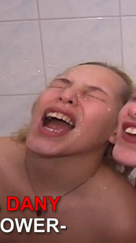 Golden Shower with Teen Nathalie & Dany Sun