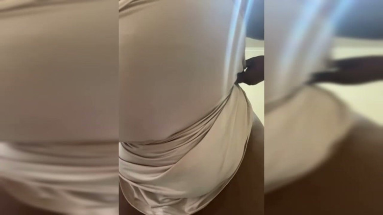 Legendary Booty Overdose: Грудаста мамка дражнить