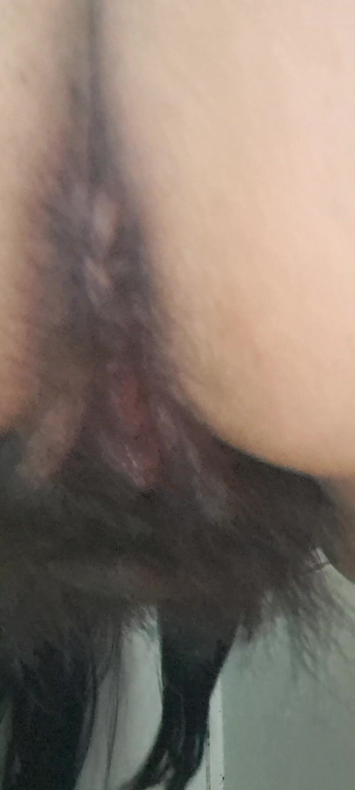 Mommy big hairy pussy: Prsty v zadku a vagíně mámy