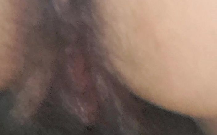 Mommy big hairy pussy: Finger in mamis arschloch und in der vagina