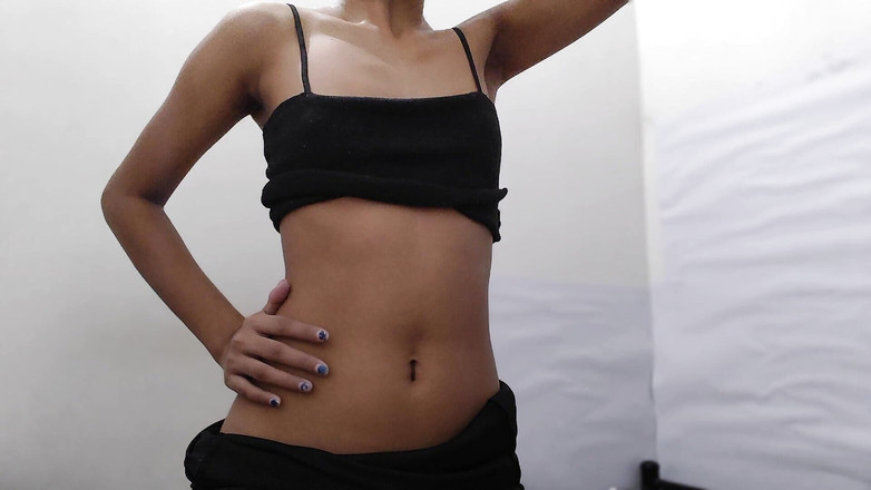 desigirl93: Wiejska dziewczyna Nisha mrużąc przez siebie chce dużego kutasa