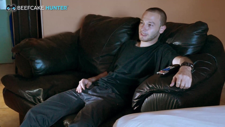 Beefcake Hunter: Menunggangi kontol benyamin