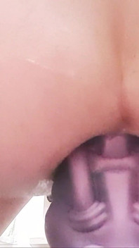 대물 자지로 내 핫한 엉덩이를 채우고