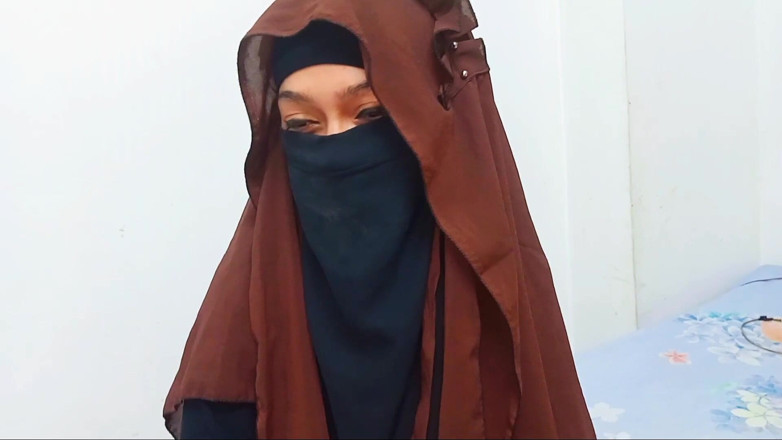 Riya Chowdhury: Bini ekspatriat menghilangkan pemudanya dengan saya