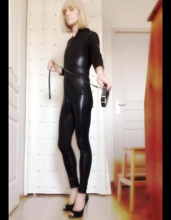 Faustine: 크로스드레서 파우스틴 비닐 캣수트 목걸이.