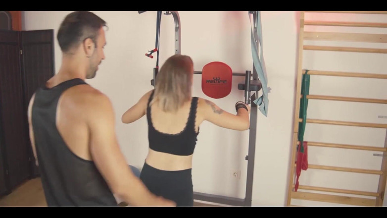 Zeus Ray Straight: パーソナルトレーナーがジムでクライアントとセックスする