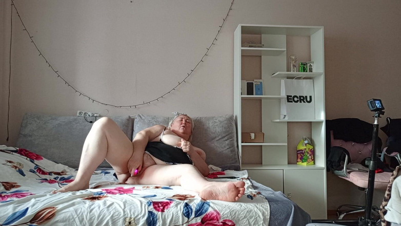 Zona901: Ibu tiri melancap pepek besar