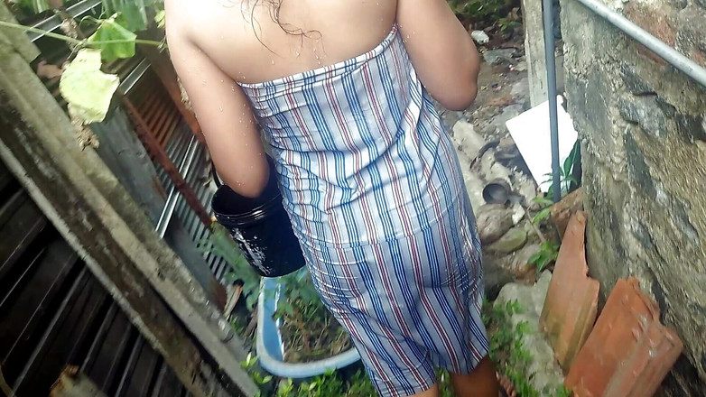 PinkyCouple: Indická vesnická holka má po dlouhé době venkovní sex se...