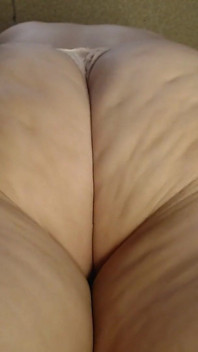 Buci săltărețe săltărețe cu cur alb perfect