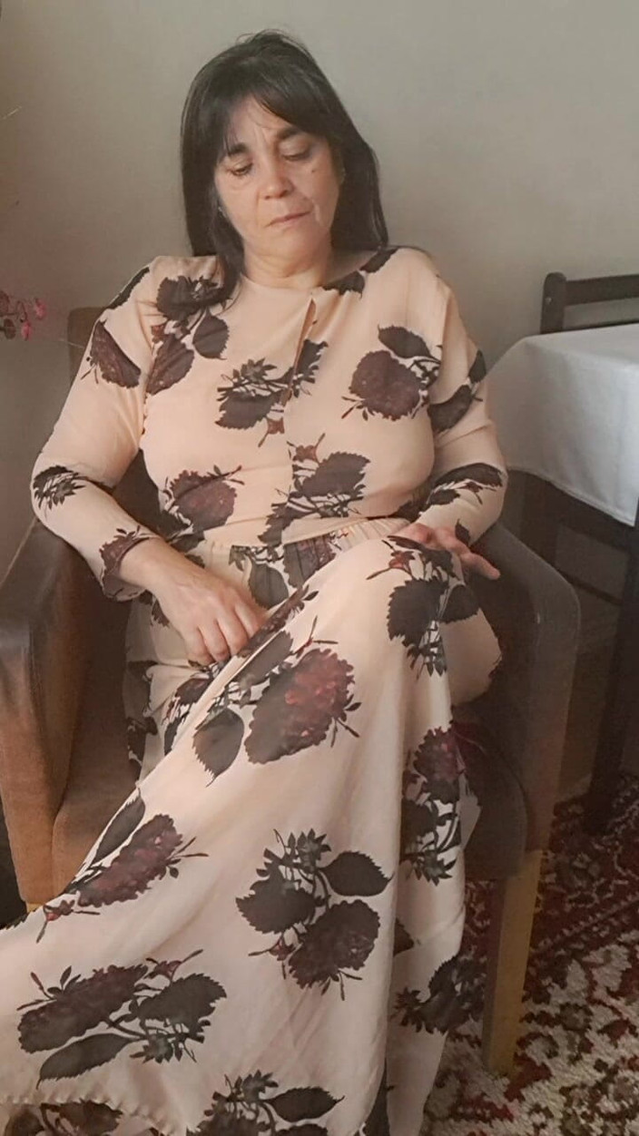 Mommy big hairy pussy: 继母的多毛阴户连衣裙