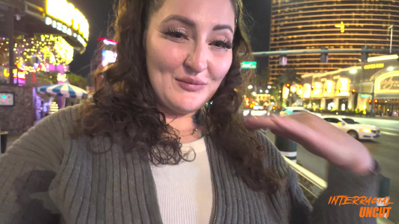 Interracial uncut: Elle formosa pawg spesso Elle prima in assoluto doppia penetrazione...