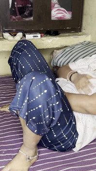 Padosan Ki Jawani Dekh Kar Padosi Pagal Ho Gaya - Haath Pakad Ke Bina Ruke Chudai Ki Desi Rough Sex