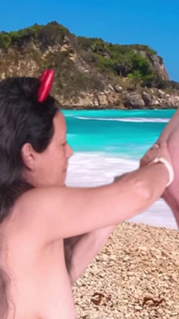 Quitándolo todo en la playa con Garabas y Olpr