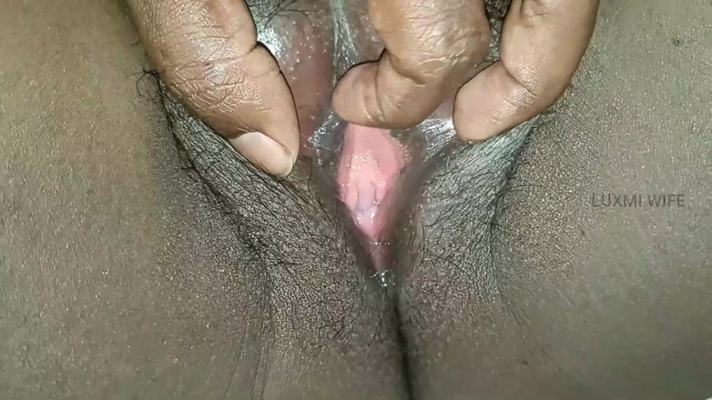 Luxmi Wife: 마사지사 핑거링 마누라의 보지 -4