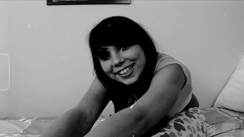 Chica Suicida DVD: Cute Teen Oley Teasing Sexy Feet and Pussy