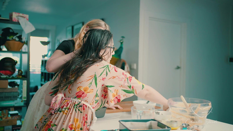 CharlieForde: Випікай мені торт за участю Чарлі Форде, Чейзі Диявола