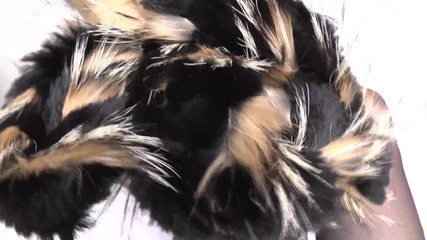 Lady Victoria Valente: 射精训练：闻毛皮围巾和射精，维多利亚·瓦伦特女士