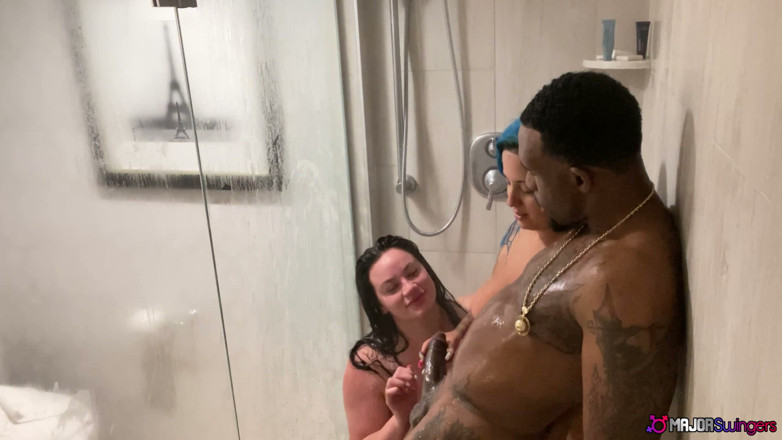 Major Swingers: Rome Major BBC Has Shower Sex with Two Thick Swingers
