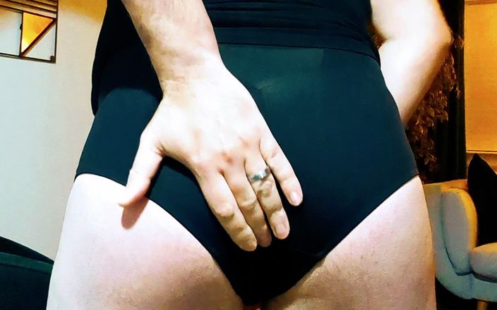 Marriedresser: Karımın küçük siyah elbisesi yine