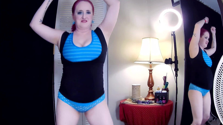 Kennedy Channing: Big Tits MILF Tit Fucks 4 Huge Cumshot