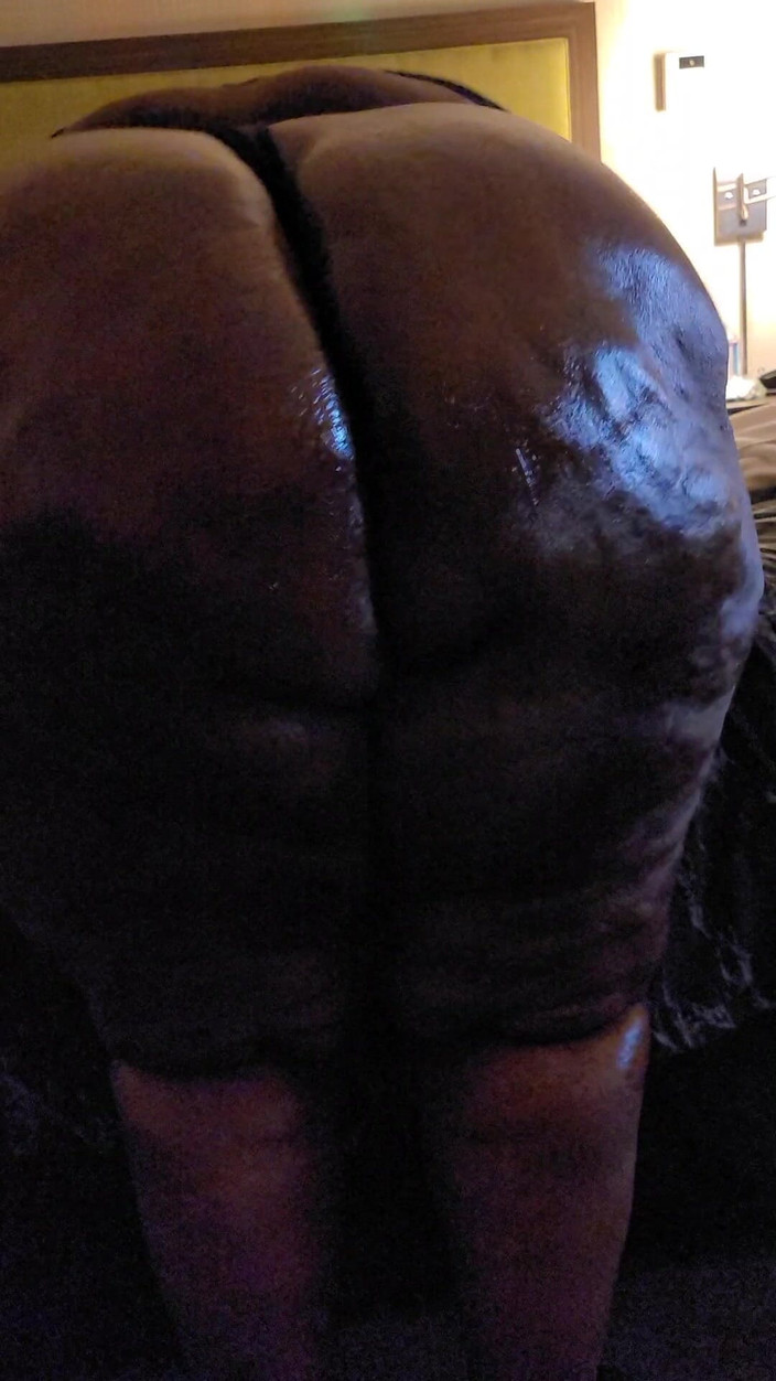 Darhchub69: 내 엉덩이를 흔들어