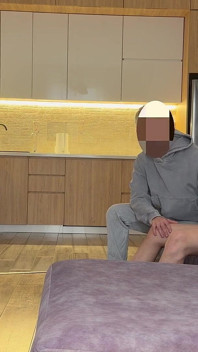 Überraschung Für Den Kurier: Nackter Handjob Saugt Für Tipps Tiefer Sex
