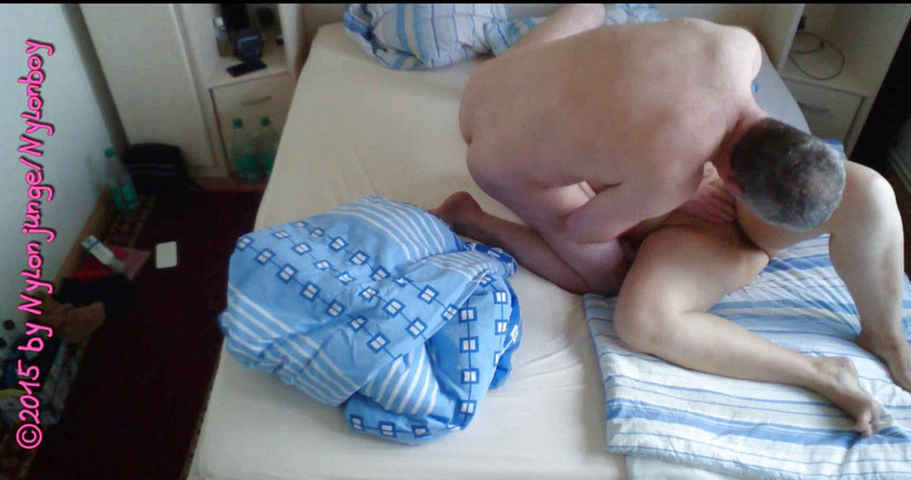 NylonjungeCarmen: Vecina excitată este futută 2