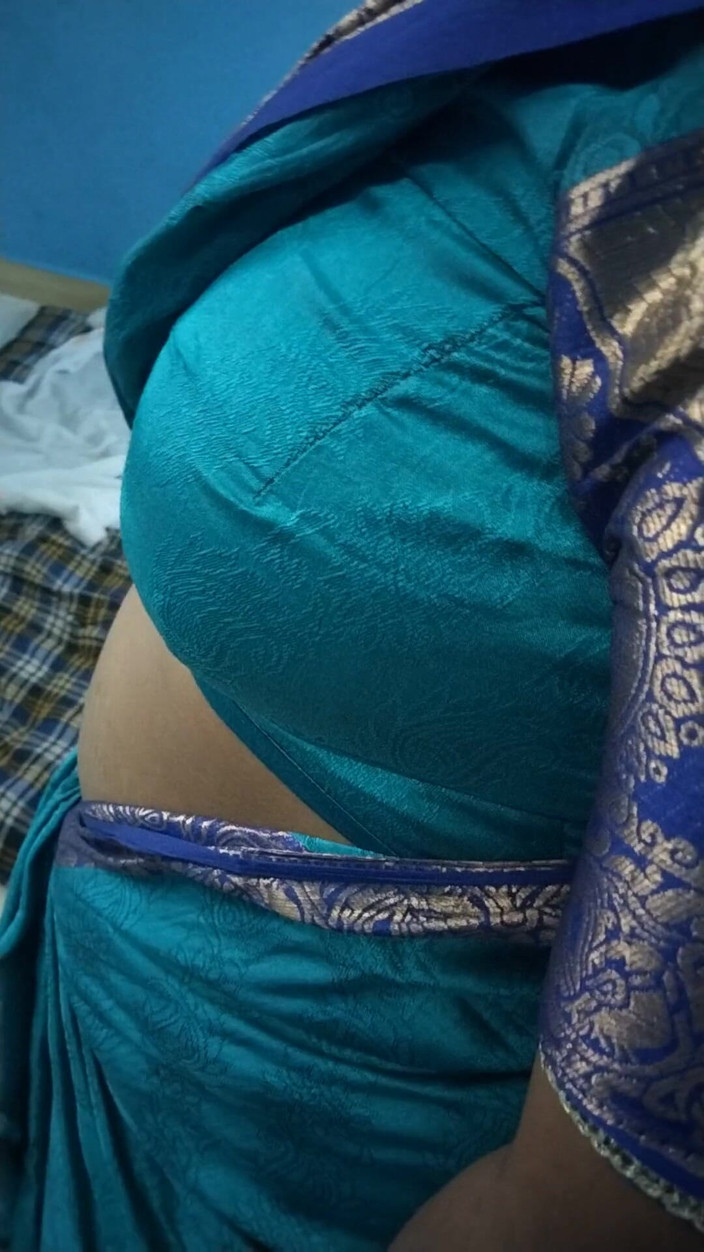 Tamil lesbian: Sexy sárí na sobě