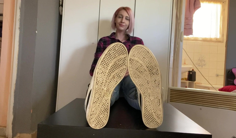Cuteblonde666: Foot fetish size 41