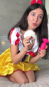 Giocattoli sessuali di Biancaneve e 7 sederi in asto orgasmo cosplay
