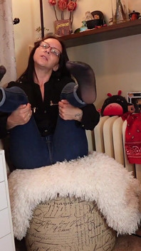 Jeans, tacchi e calze