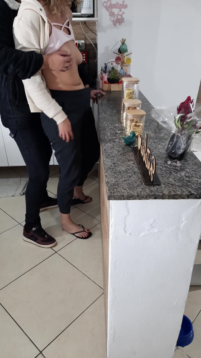 Gabi SweetCouplesStories: La figliastra non può nemmeno riposare mentre fa colazione