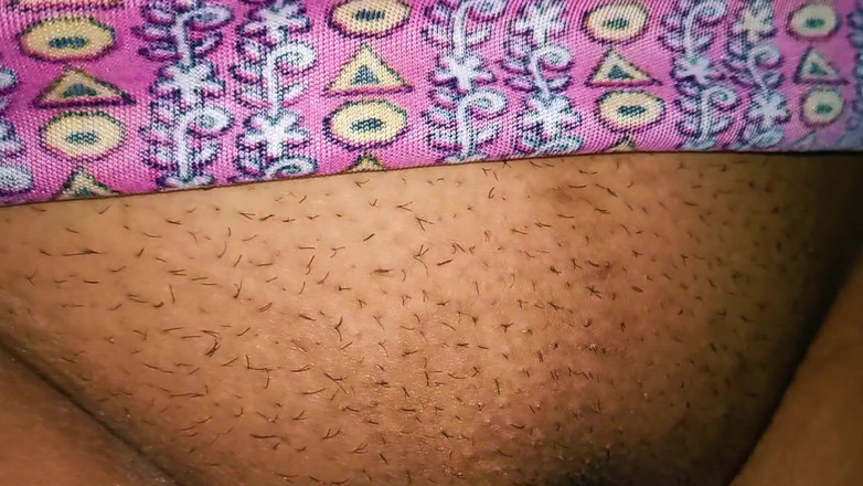 Catchybusty: देसी सौतेली मम्मी अपने कमरे के संकलन में मुश्किल से अपने सौतेले बेटे के साथ सेक्स चाहती है