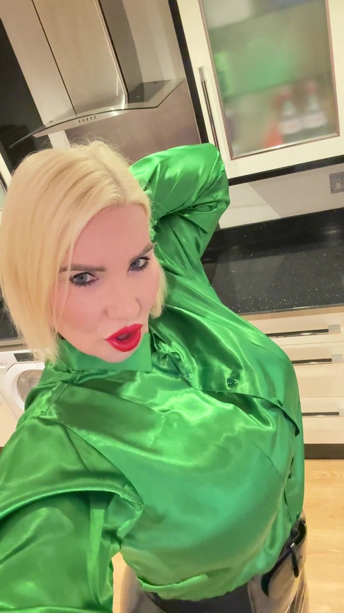 Sophie James: Bullseye facial éclaboussé sonne moi !