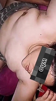 (parte 2) Eu sou uma esposa safada e com tesão. Deixando meu tubo ser massageado e tocado por outro homem