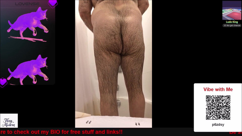 Thick Dick Industries: Duș de 45 de minute