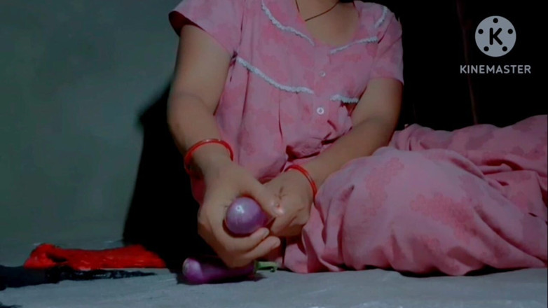 TricolorMusic3: This 19-year-old Girl From India Is a Prostitute. She Wants to...