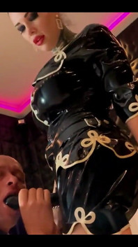 Miss Alessa Milano Sissy Suka Blowjob Strapon Feed Używane prezerwatywy Część 1