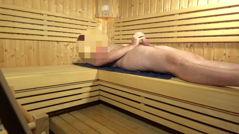 Lucas Nathan King: Sperma hangat di ruangan sauna
