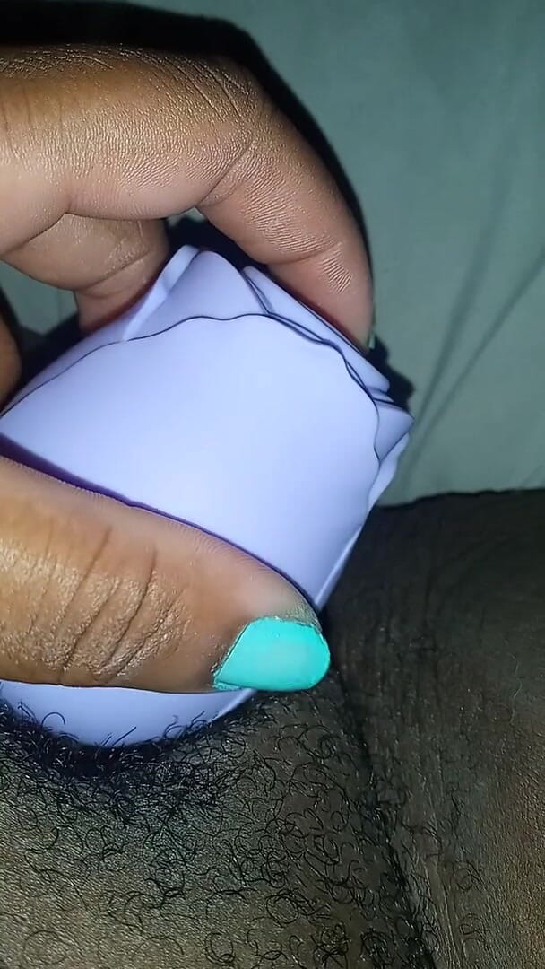Juicy body goddess: Vibrându-mi clitorisul suculent